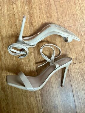 Sam Edelman heels. Size 8.